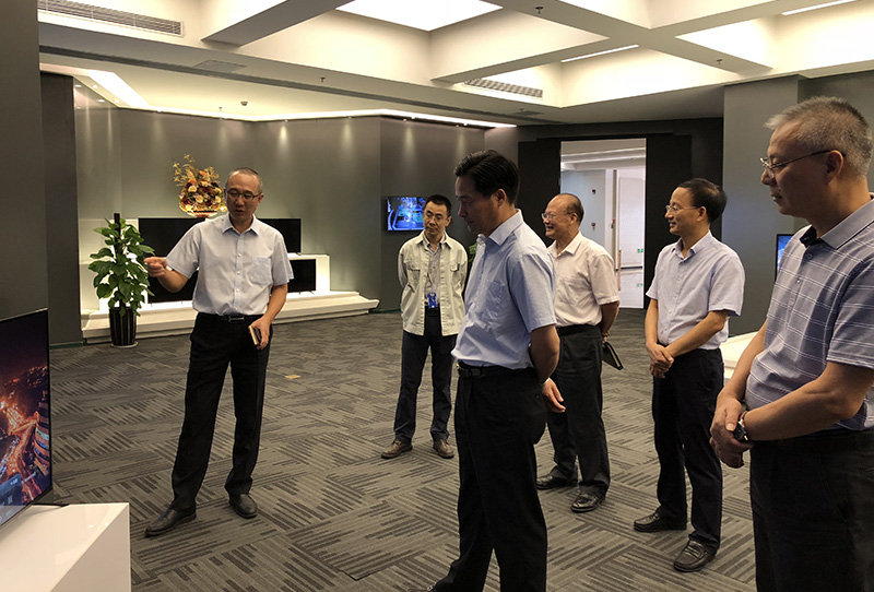 仲恺区委书记杨鹏飞一行参观8868体育官网首页入口惠南展厅